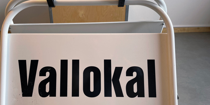 Skylt med texten vallokal