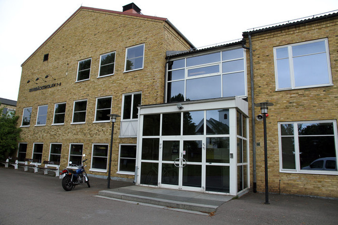 Bjurbäcksskolan 7-9 ingång.
