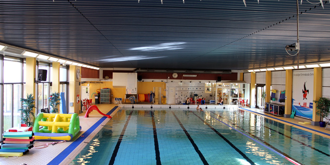 bild på motionsbassäng