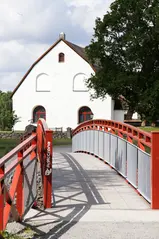 Bron och kyrkan i Vissefjärda.